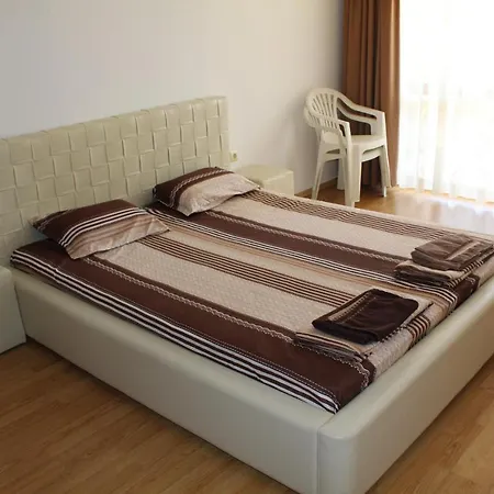 Family In Siana * سفيتي فلاس